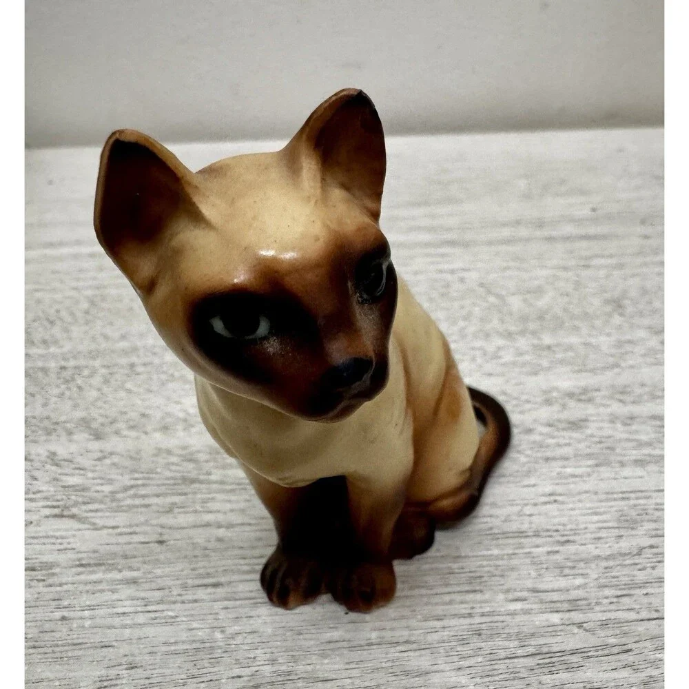Unbranded vintage ceramic